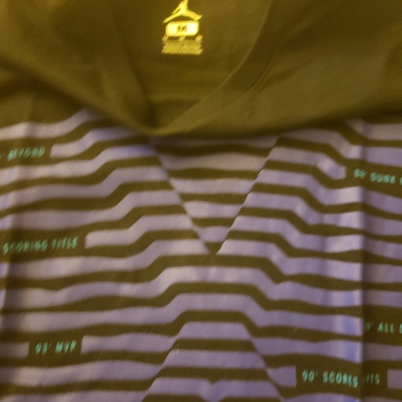 Jordan Medium Graphic Tee Bundle - Picture 5 of 6